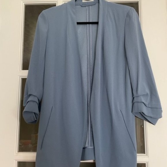 Women's Aritzia Power Blazer - Picture 2 of 3